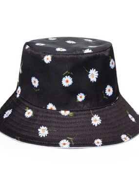 Alice + Olivia Black Daisy Print Bucket Hat